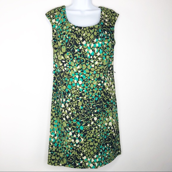 Ronni Nicole Dresses & Skirts - ☀️ Green Sleeveless Dress